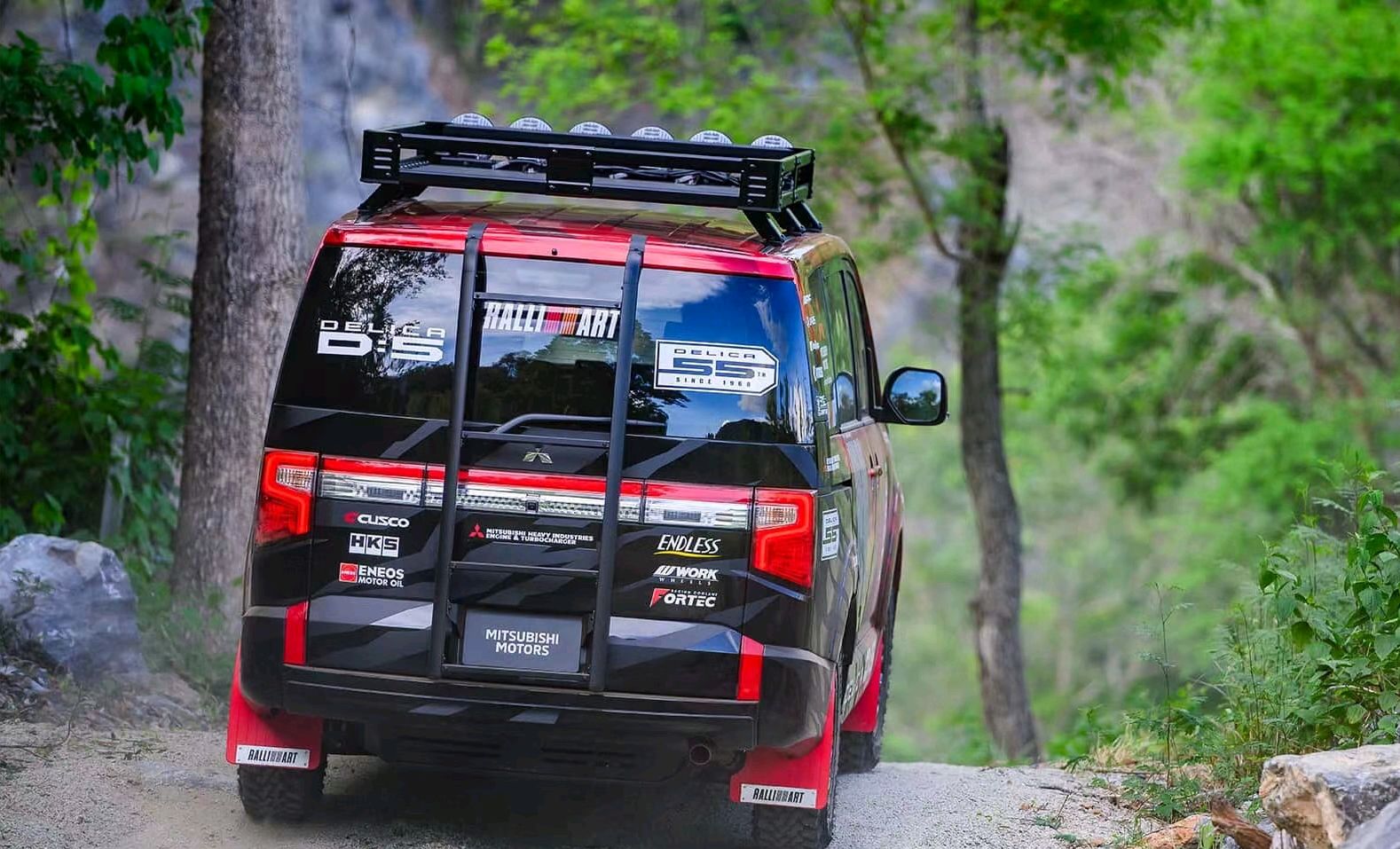 三菱得利卡"拉力赛版",越野范十足,强悍四驱,涂装极具辨识度