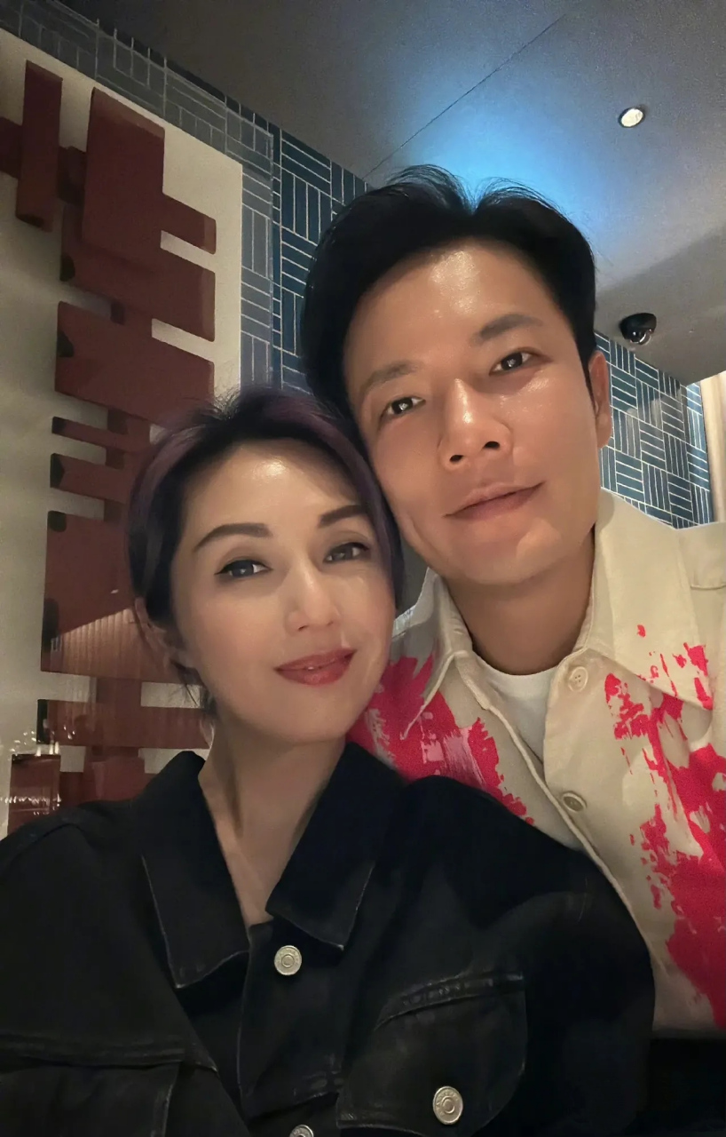 丁子高比杨千嬅小5岁,当初两人在一起就不被大家看好.