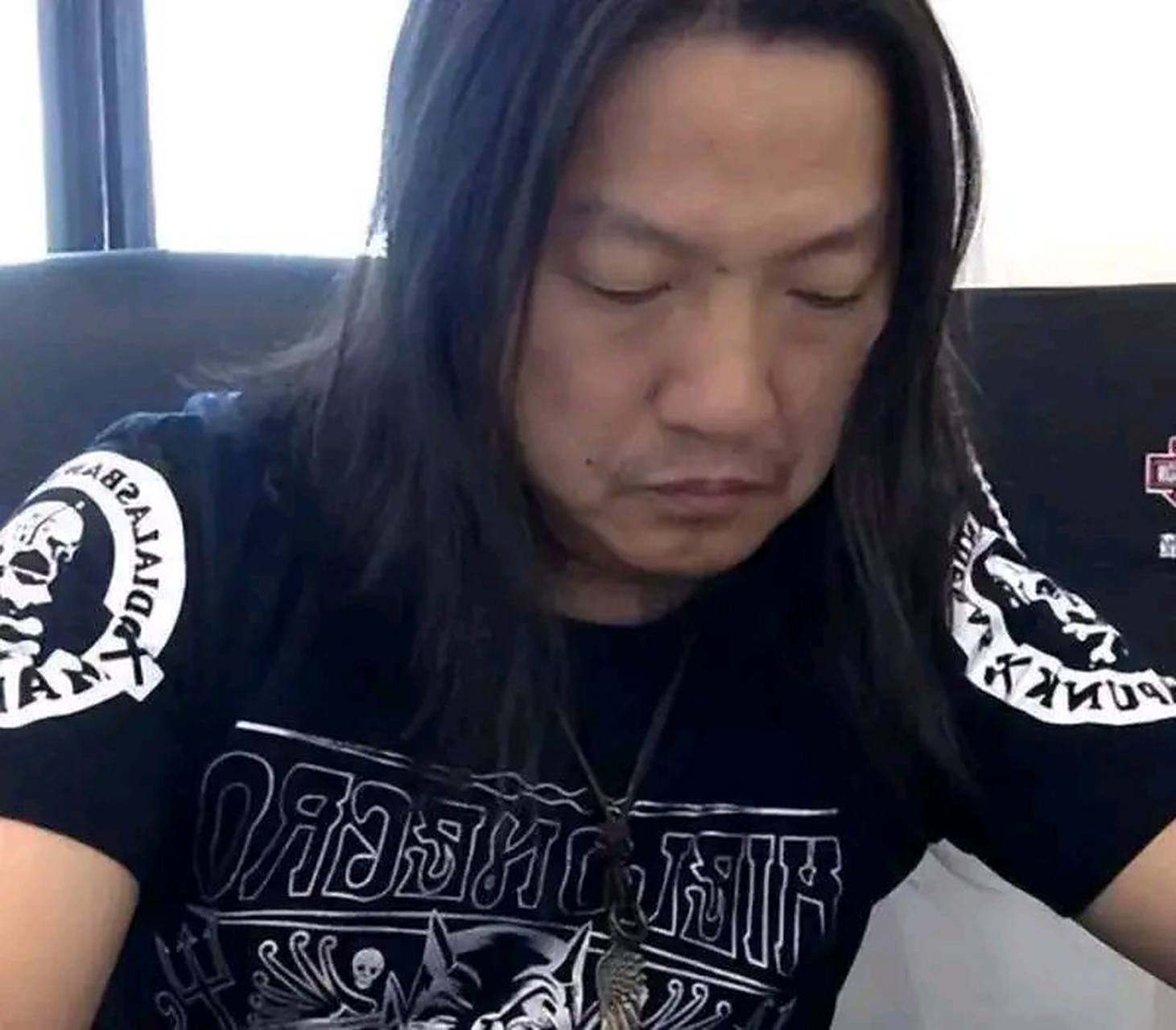 徐思远做梦也不会想到,自己的梦想落了空,连回国的路也被堵死了,估计