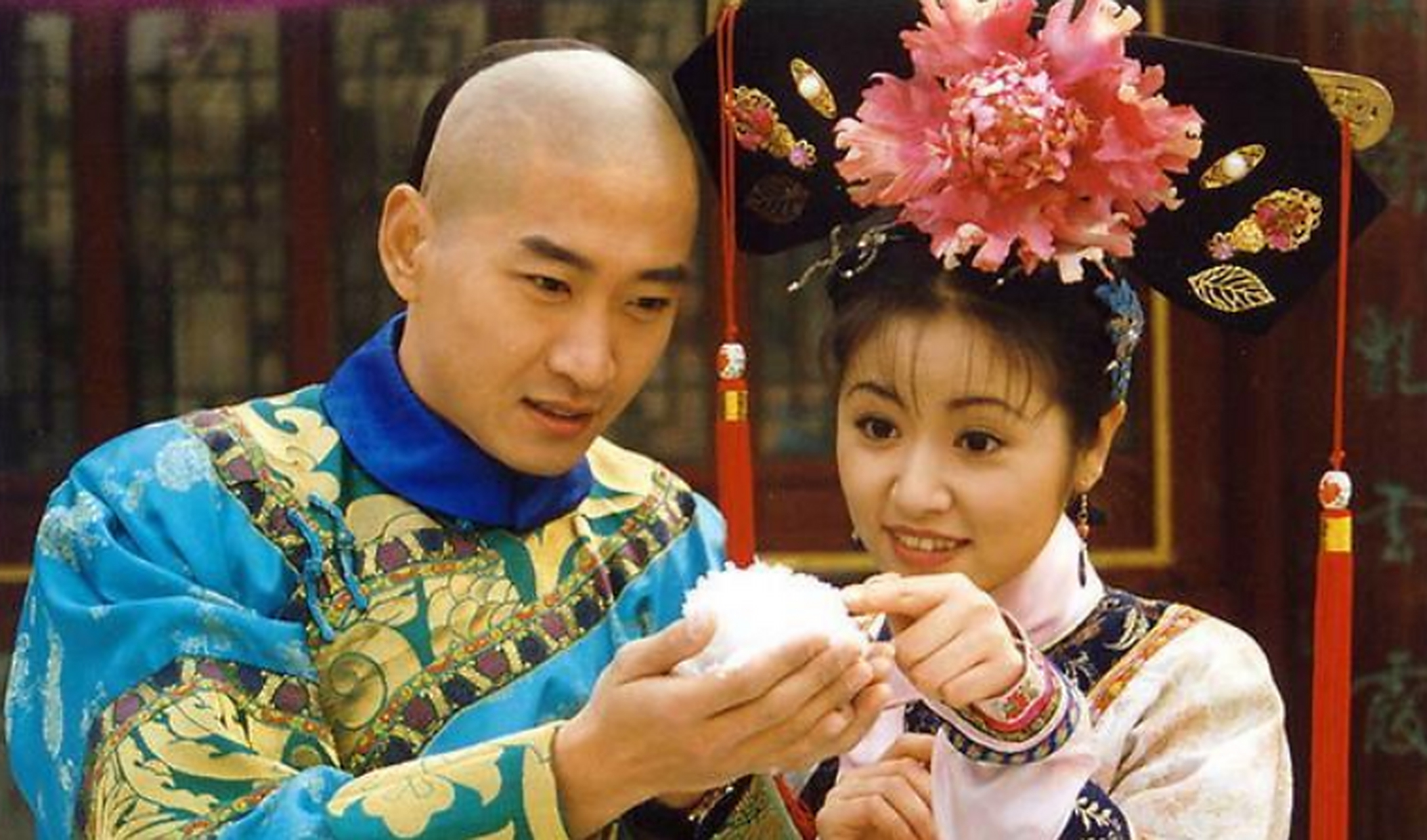 近日,知名艺人林心如被问及当年《还珠格格》"周杰伸舌"事件,她说,那