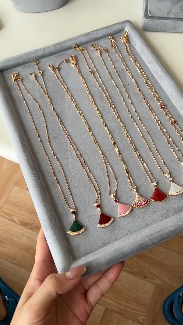 宝格丽 小裙子项链#项链#高端轻奢饰品#同城