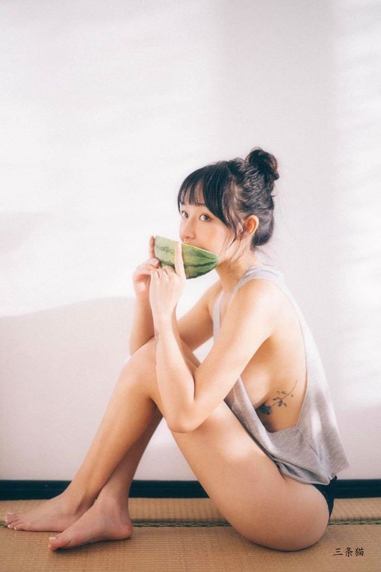 林襄(爱里未来 , miku airi)性感辣照让你一次看个够