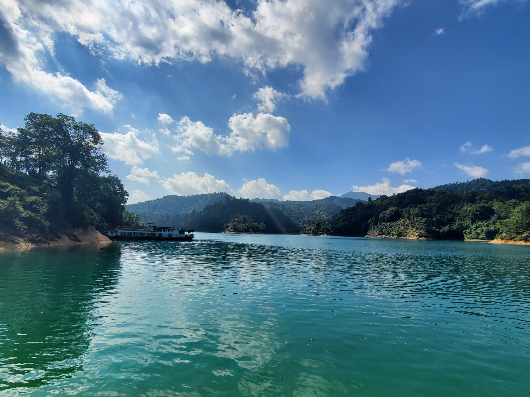 广东河源万绿湖一日游,万绿湖是华南地区最大的人工湖,农夫山泉,怡宝
