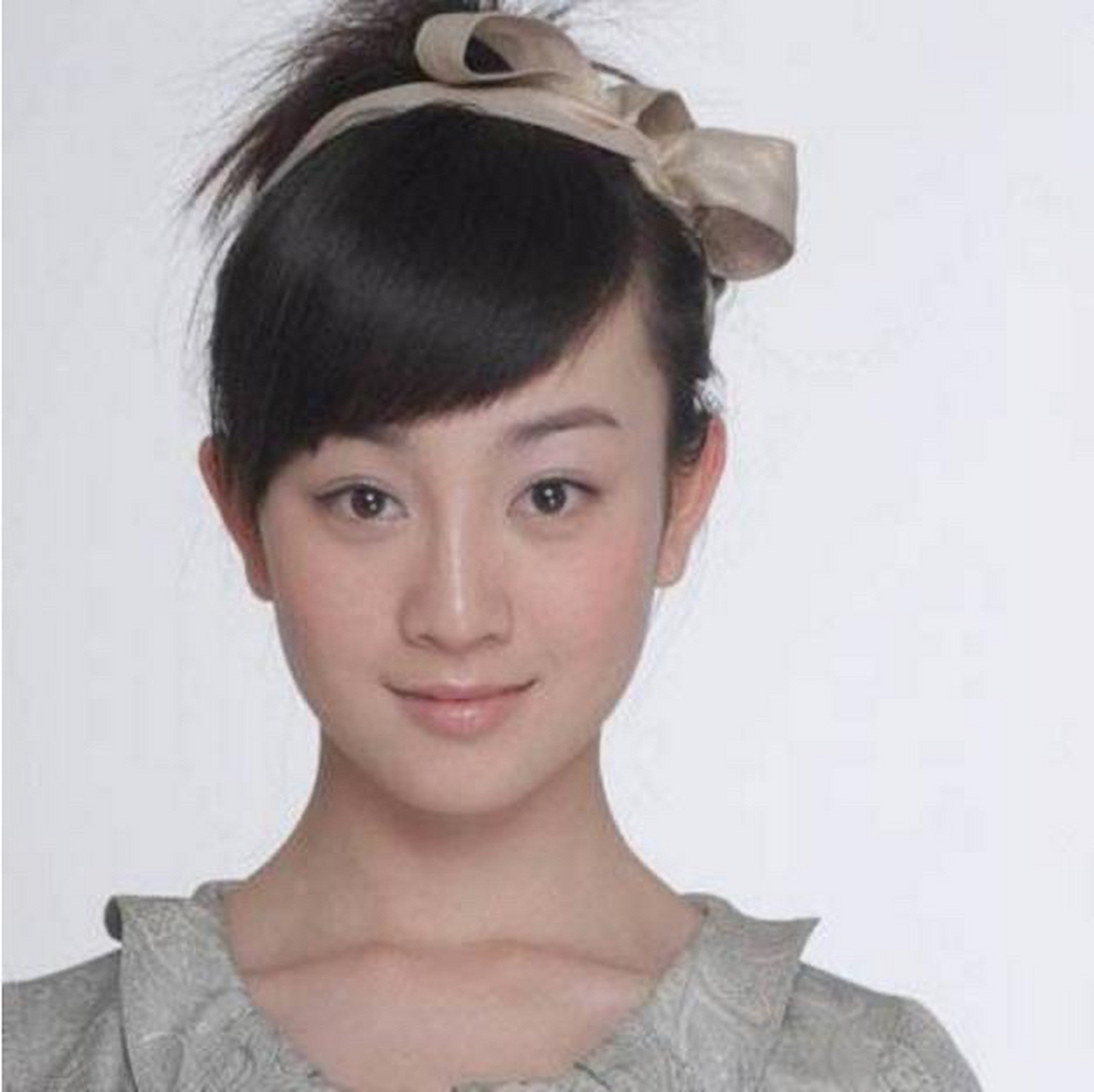 张檬整容前的旧照也被扒出,让网友感慨年轻时过于美