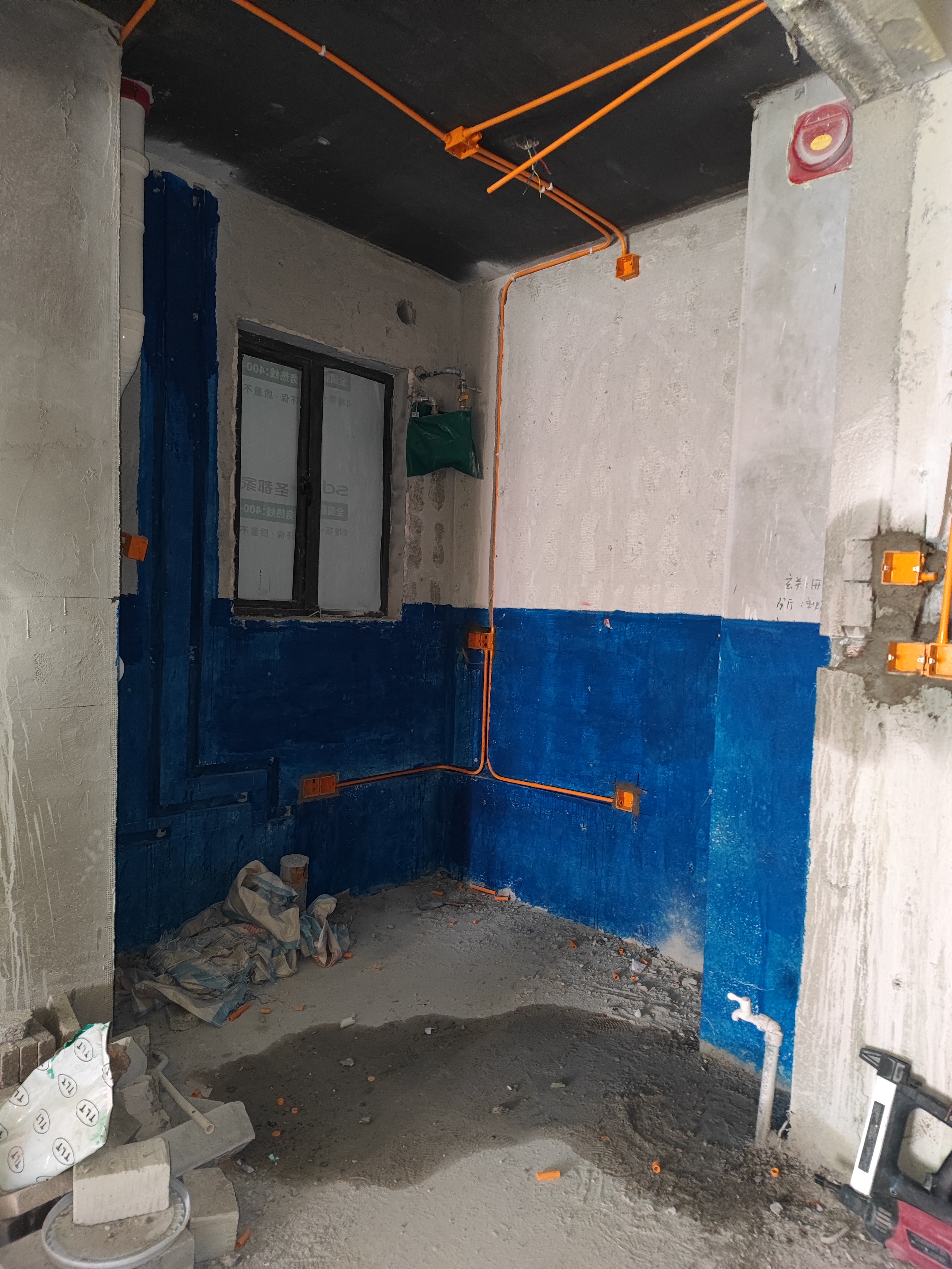 当代华侨城东岸·汉口道6号98平全房拆砌墙效果原始设计水电施工中