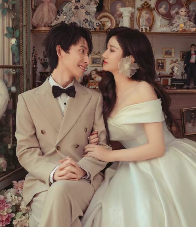 梦泪晒结婚照,fly第一时间送上祝福