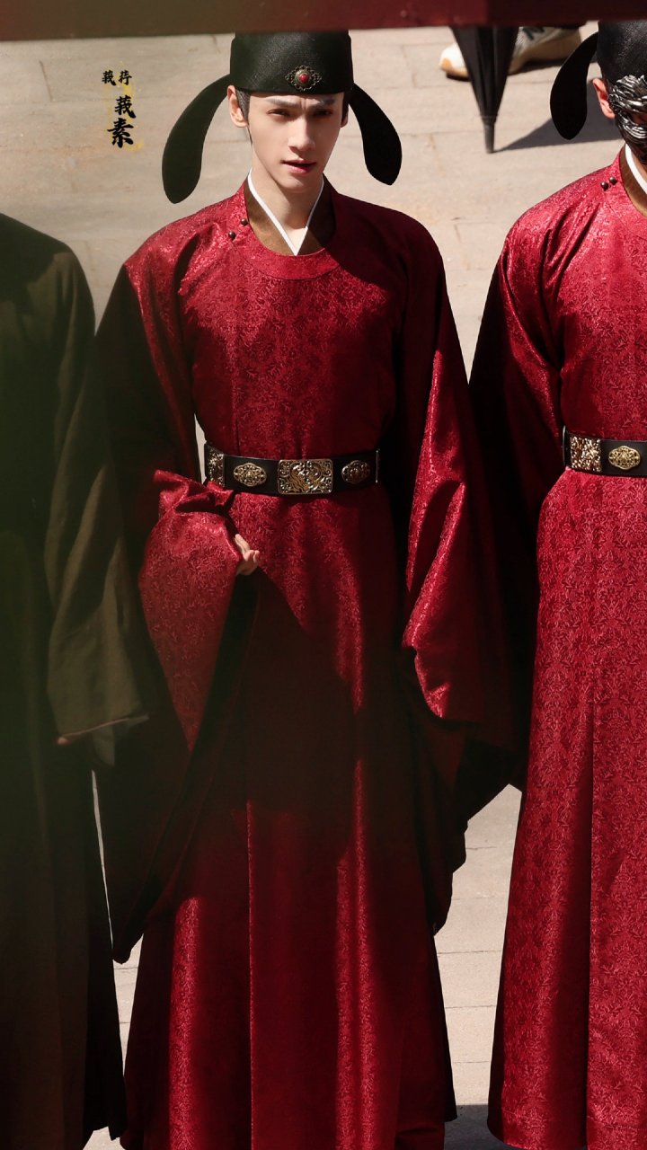 罗云熙颜心记红色官服好绝,等不及想看剧了 676767