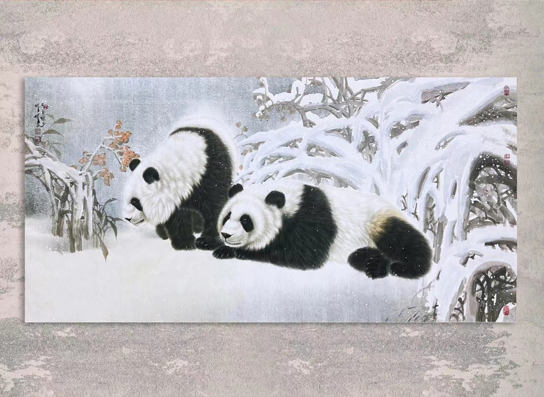 何西先生所画的工笔画熊猫也充分体现了独门独派的艺术风格.