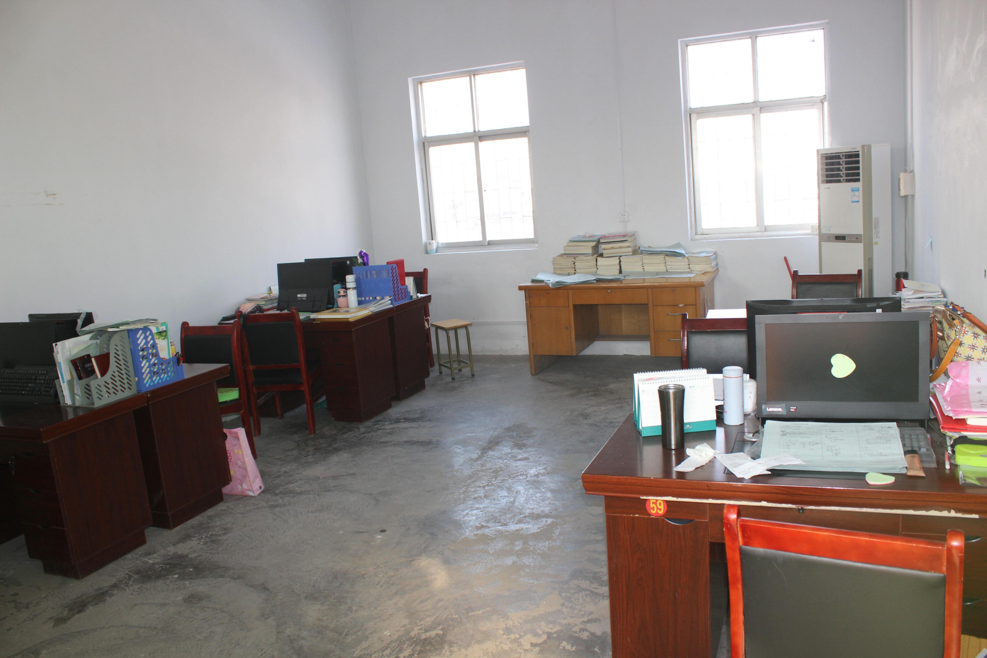 老师办公室真实状况,快看有没有你的同款?最后一个笑倒一大片!