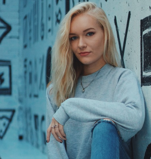 暖色皮肤适合什么颜色衣服