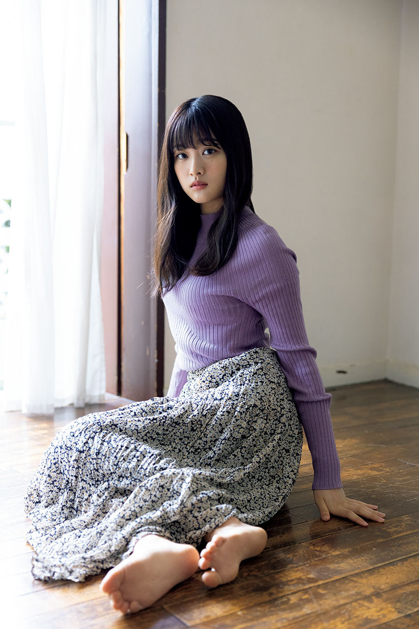 20岁的原田葵,眼神中满是沧桑感