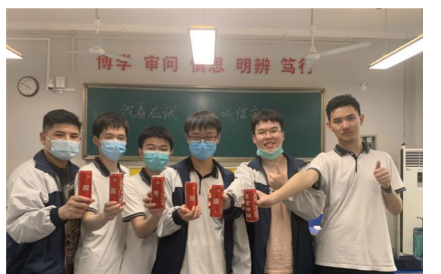 高考658分学霸夏启洋,班主任:开始成绩并不好,属于中等水平