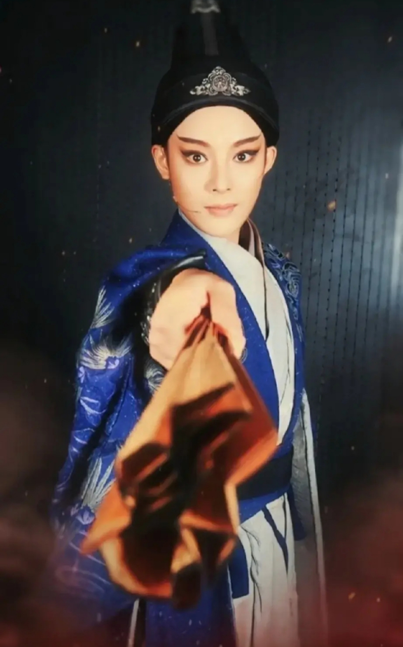 新龙门客栈 哇,越剧界有自己的卡琳娜 全部都是女演员,第一次知道