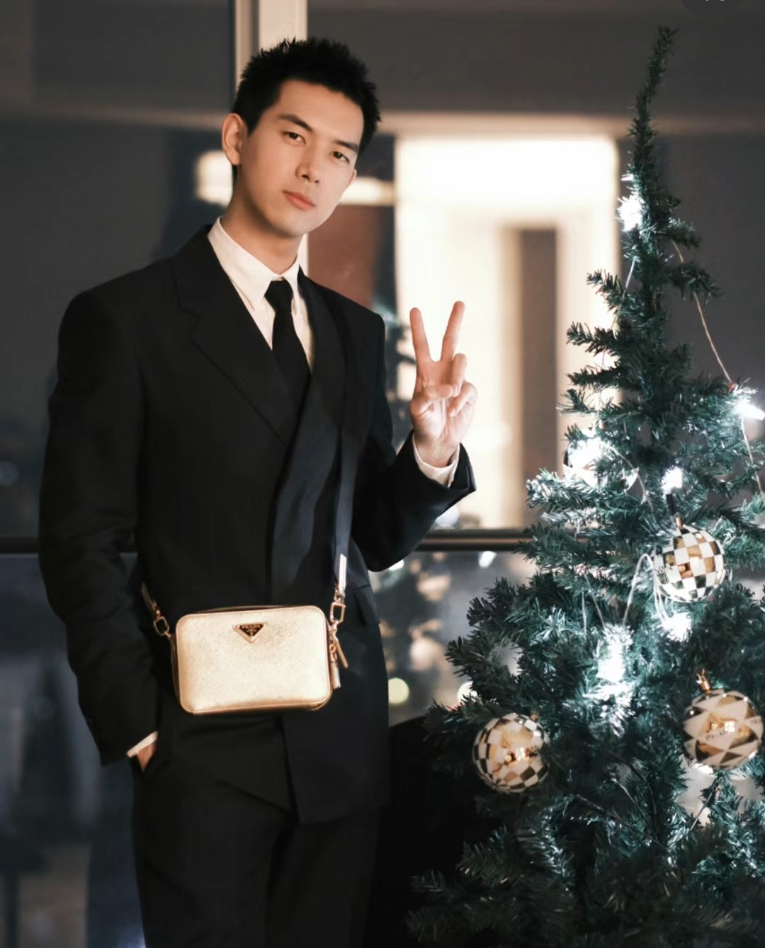 李现前助理发文夸赞李现