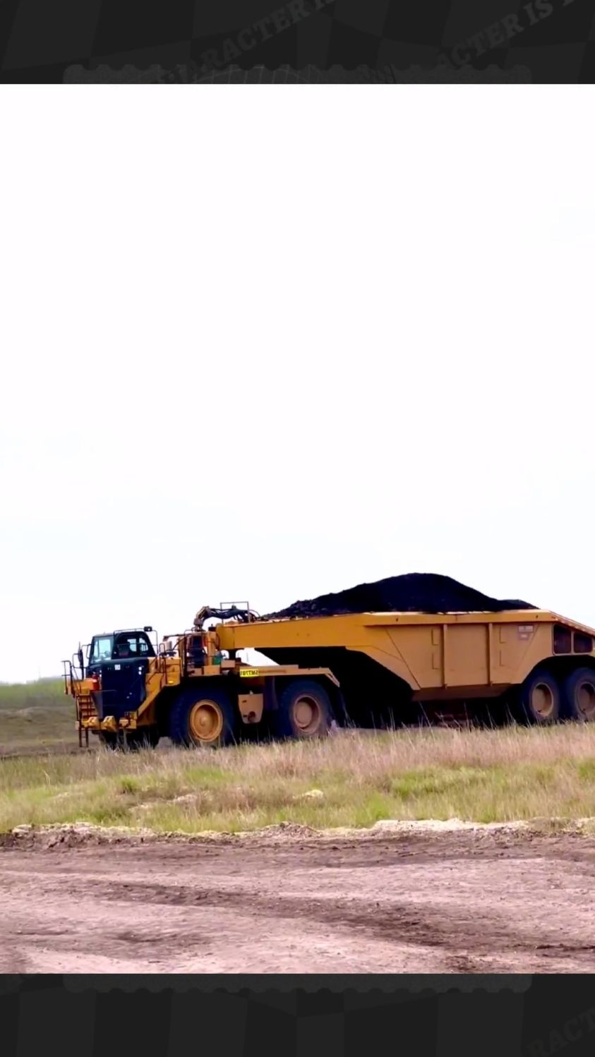 能拉200吨煤炭的卡特半挂车