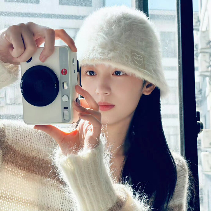 周也  也子真是头像大户啊( · )  #无水印头像