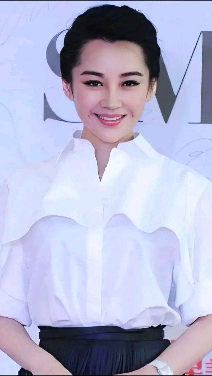 许晴出水芙蓉[比心][比心][比心]华夏最美的代言[[鲜花][鲜花]]真漂亮