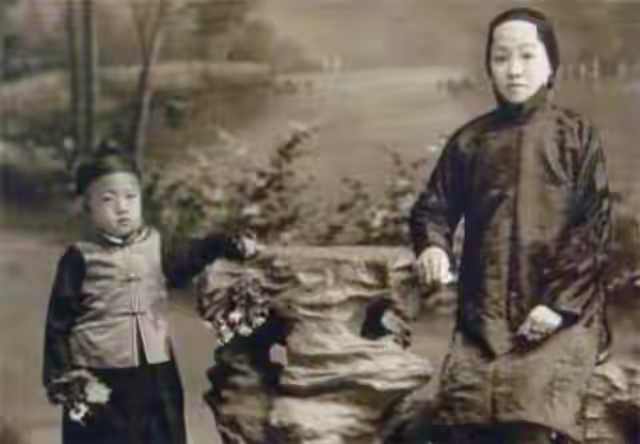 李鸿章母亲:从农村弃婴到一品诰命夫人,她不仅仅是借了儿子的光