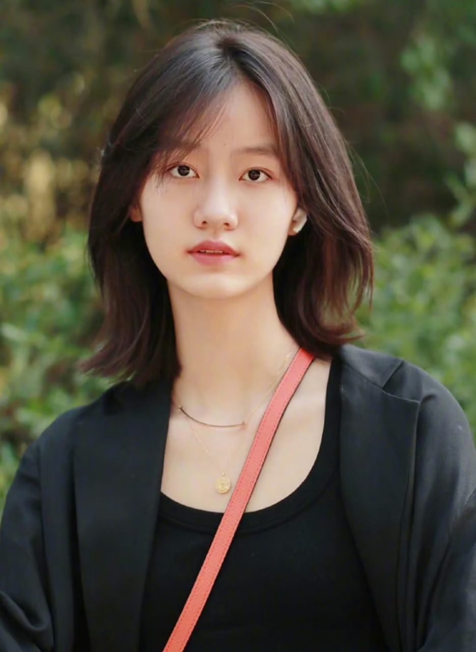 胧月公主扮演者近照#  甄嬛传里面可爱的小胧月长大啦!