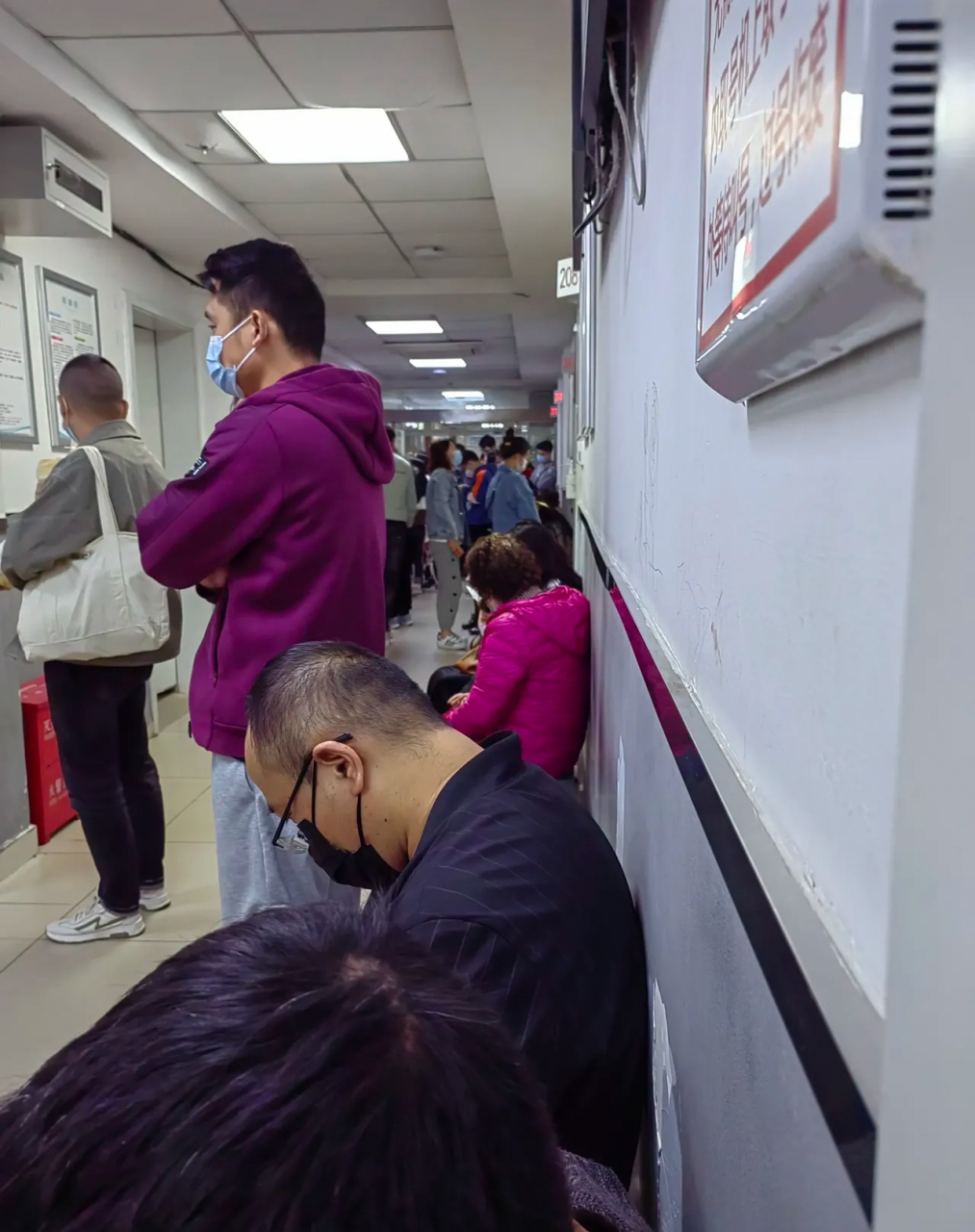 现在的专家真是狗屁专家,白花了我150元的专家挂号费.