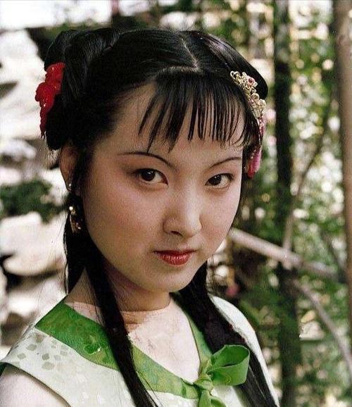 尤氏积极地将茄官讨了去,最大的可能就是为了取悦贾珍