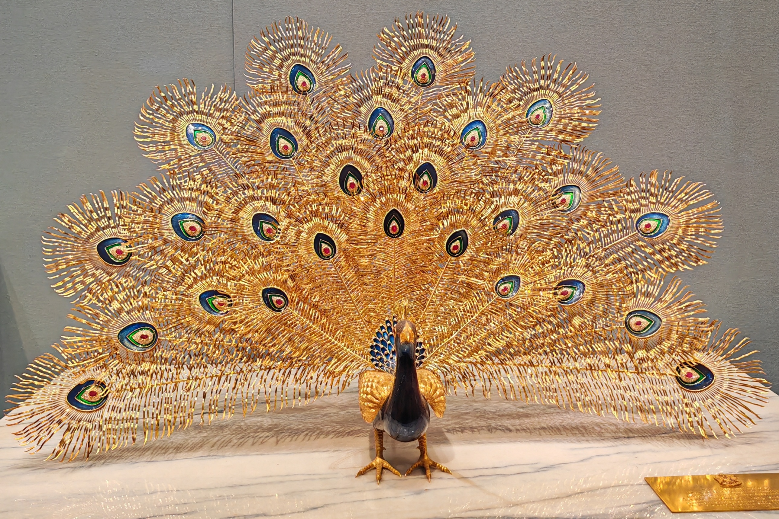 阿联酋国礼,金孔雀. 手工艺的天花板,极度漂亮,极度欣赏