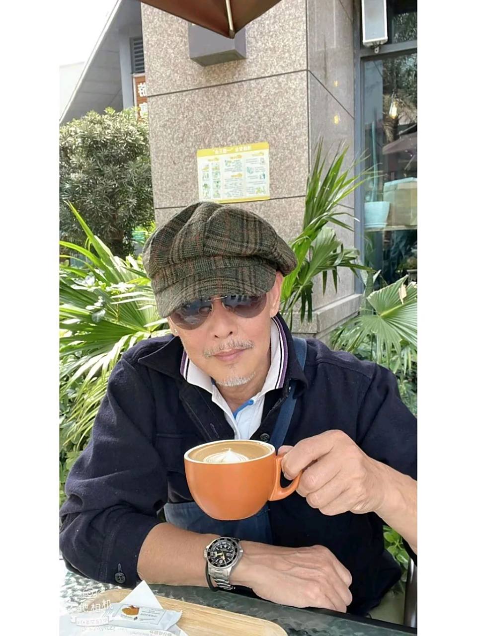 作为tvb"老戏骨"的杜燕歌近年活跃于社交平台,不时分享日常生活.