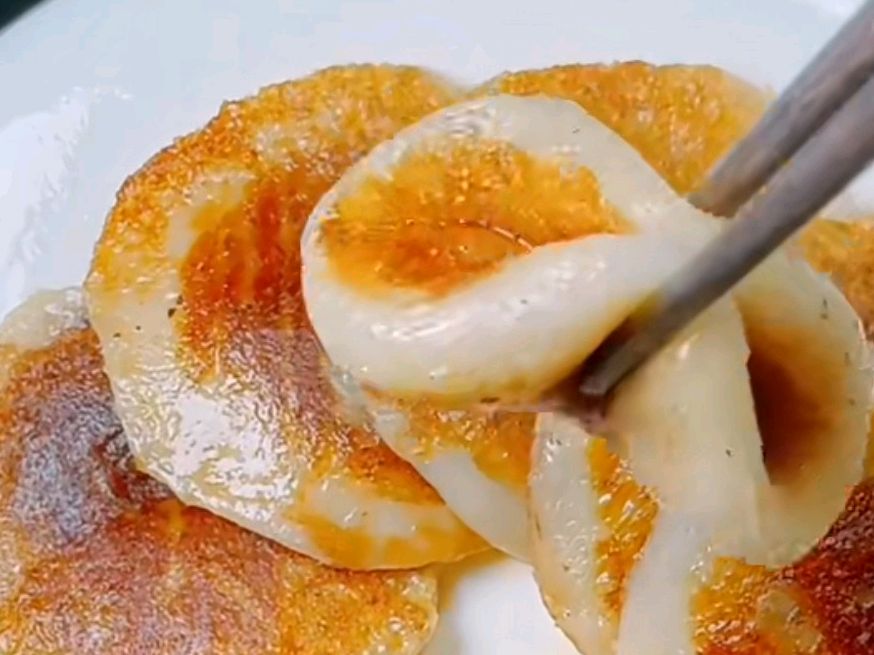 东北粘饼子,粘粘糯糯的,口感香甜,不会做的我教你