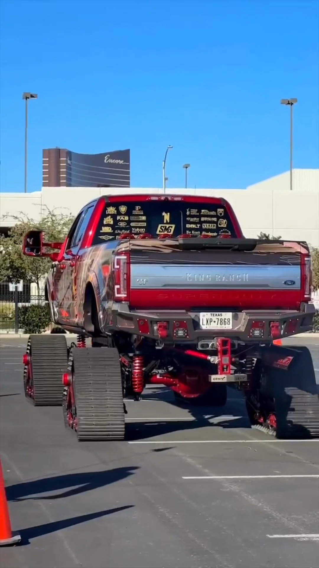 改装版福特f350,浑身散发着美刀味儿-度小视