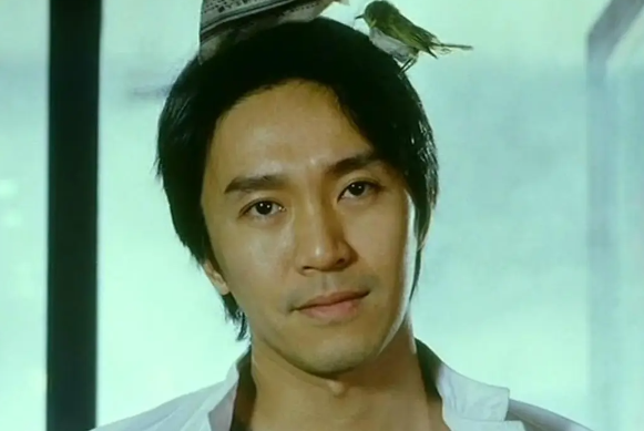 看完李雪健和周星驰的座驾后,才明白一个人越是缺乏什么