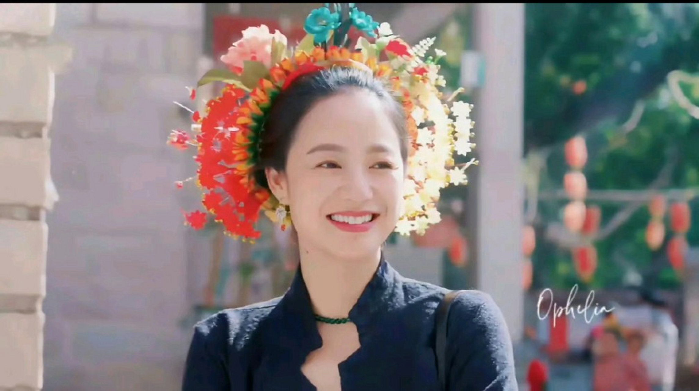 #蟳蜅女# 周韵身上大方周正的古典气质都大受好评,被赞为「最具东方神