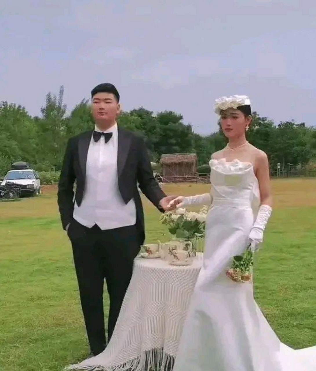 最近大衣哥儿媳妇陈萌深更半夜发文,称朱小伟什么都