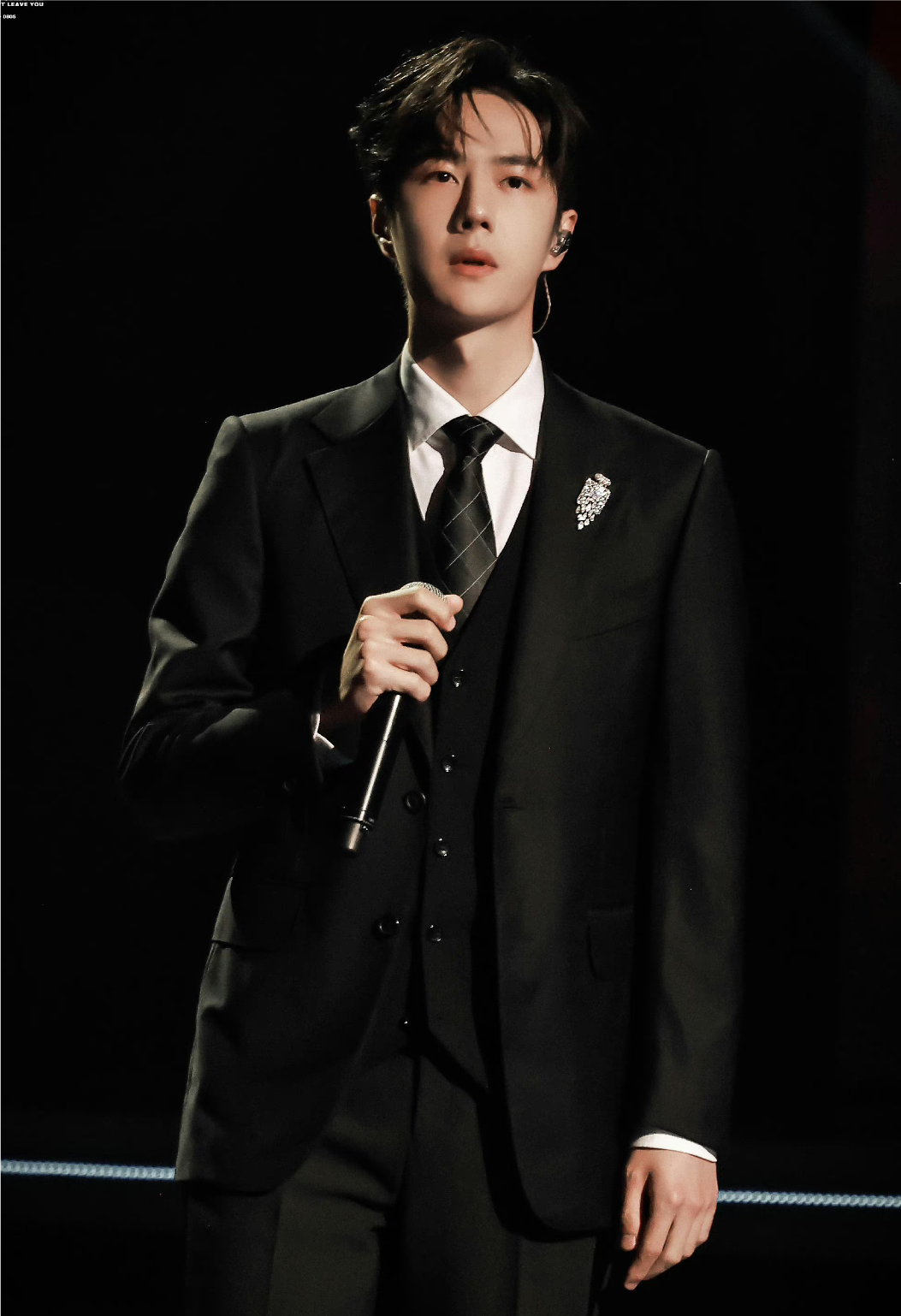 香奈儿臻品珠宝又上身,王一博全开麦唱《无名》太惊艳,下班飞速