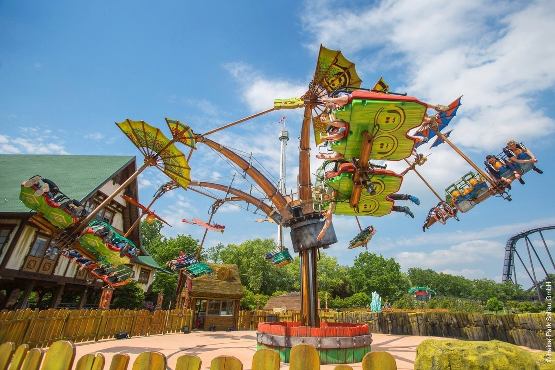 海德公园(heide park)拥有40多个游乐景点,1座粉红猪小妹儿童主题乐园