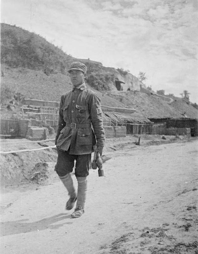 1942年范子侠将军牺牲后,当时的《解放日报》发表悼文沉痛悼念