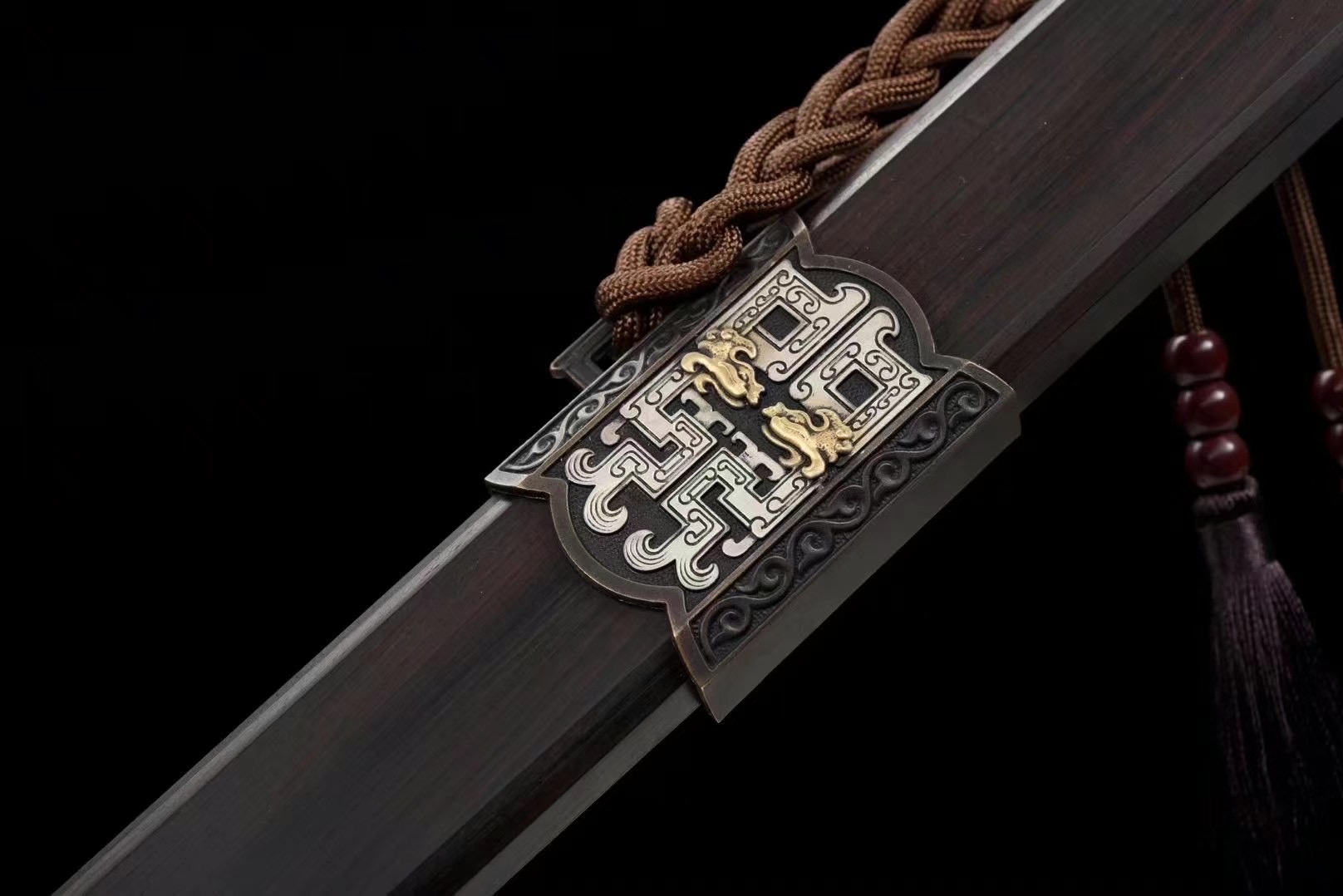 天星瓦面四方剑