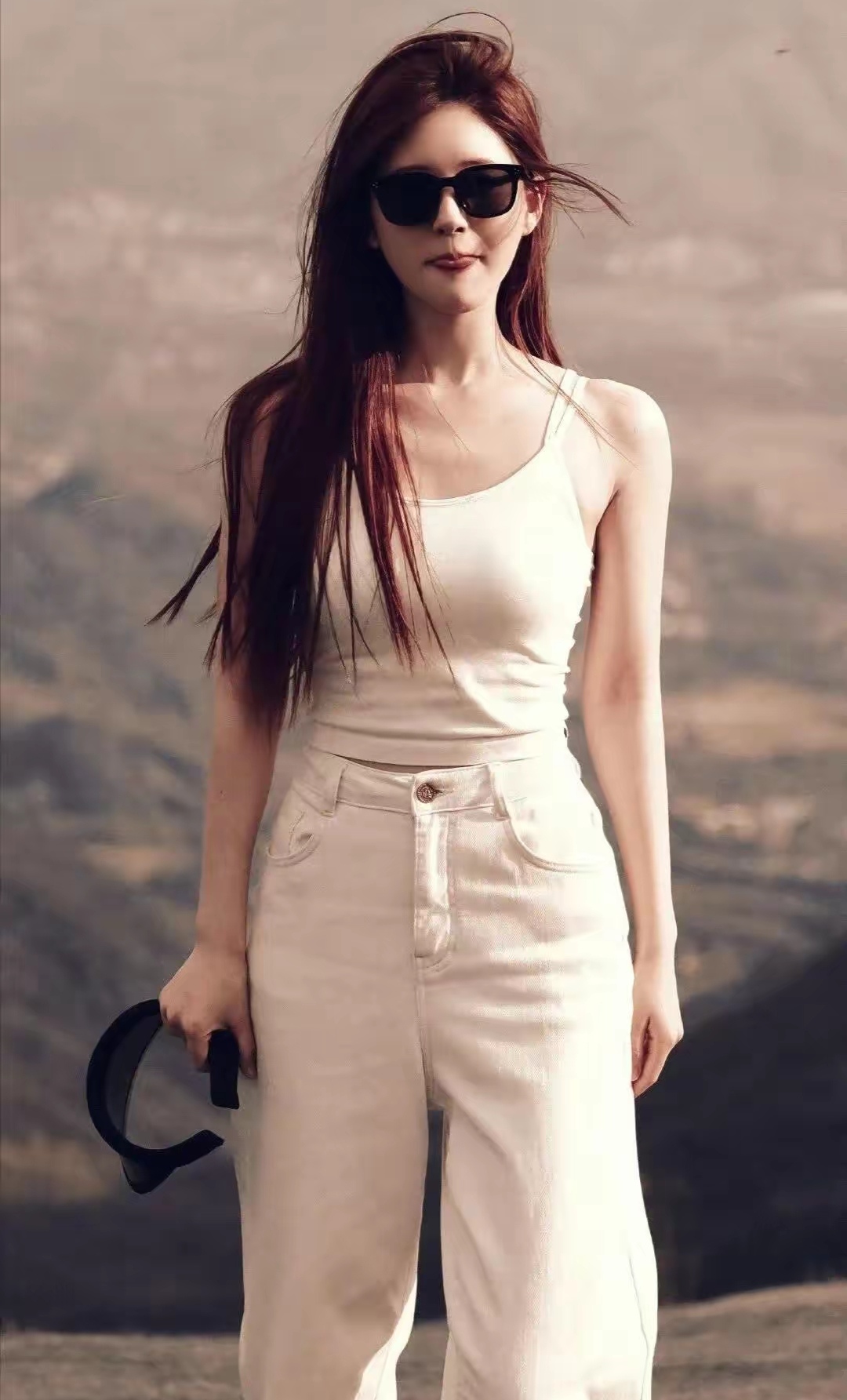 赵露思戴着墨镜都迷人