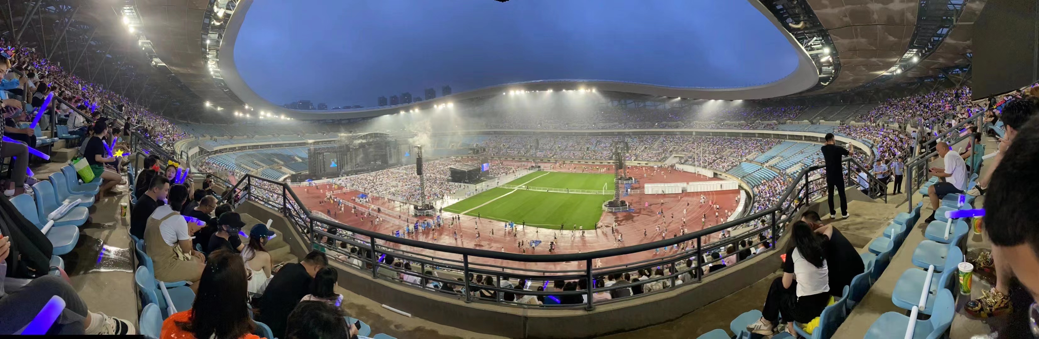 一场6分的直接对话输了,接下来在普湾体育场的两场中超比赛,将决定