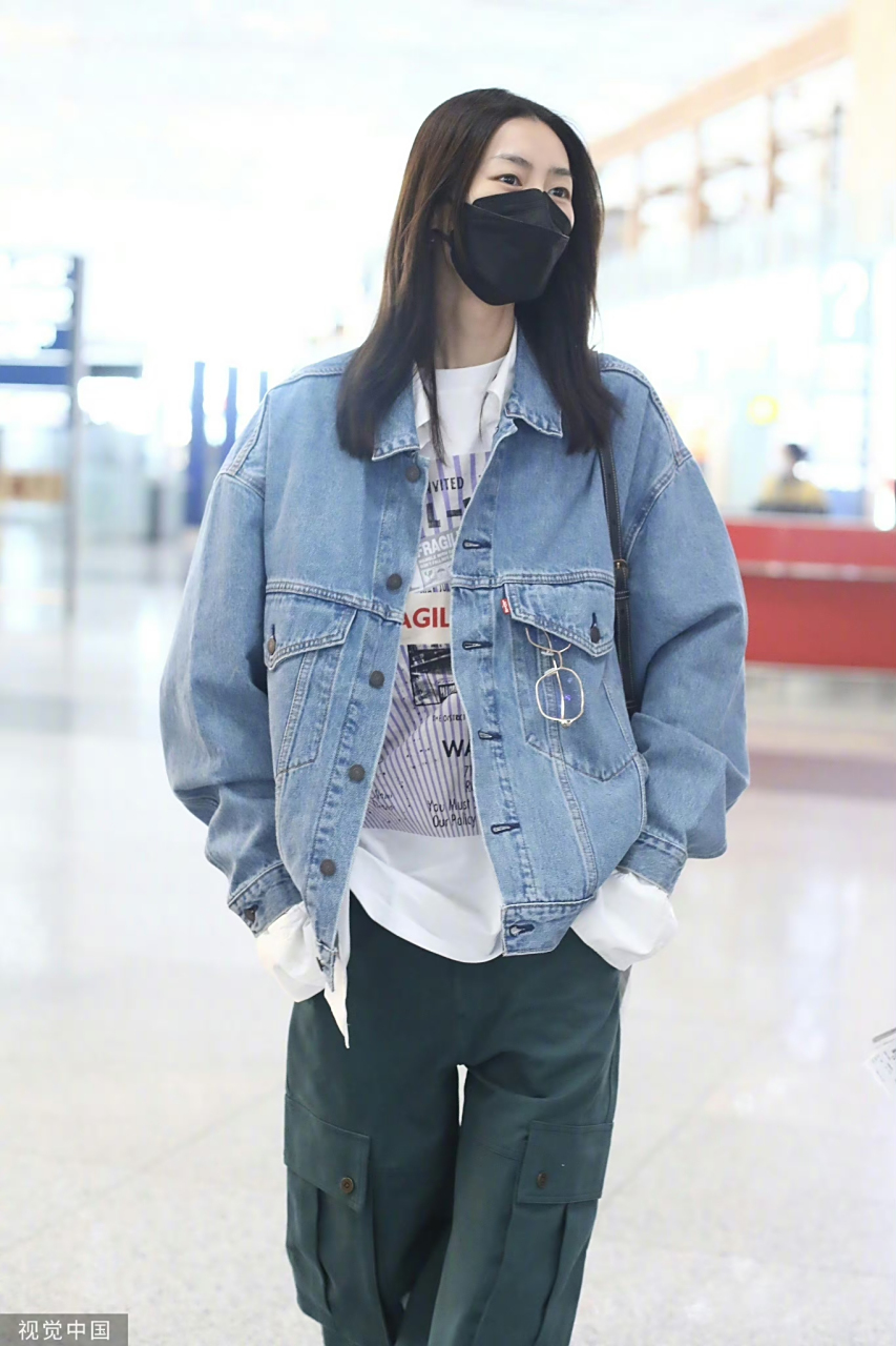 刘雯,何穗机场街拍