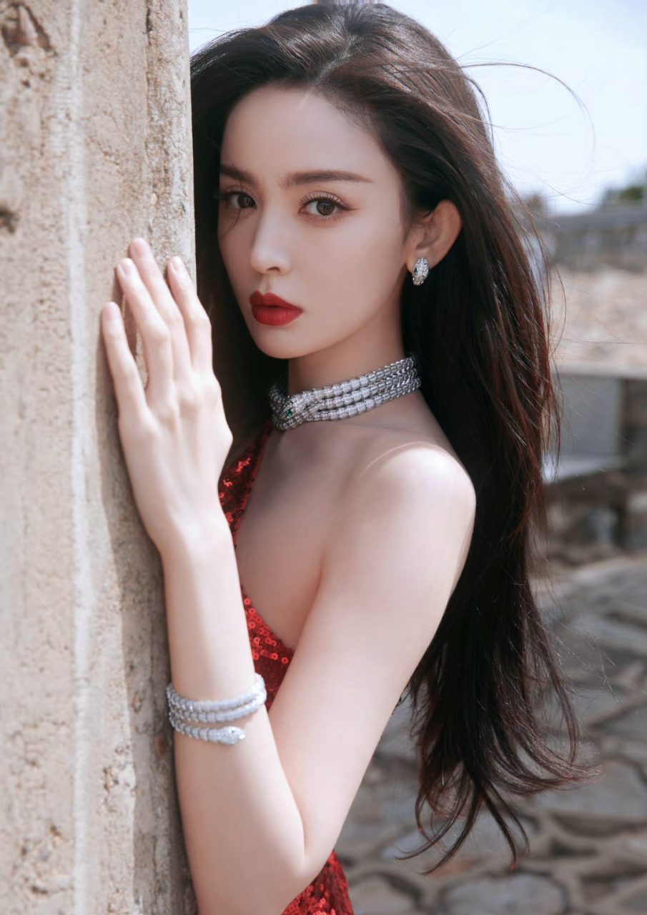 娜扎这盛世容颜,谁能不心动 #古力娜扎美照