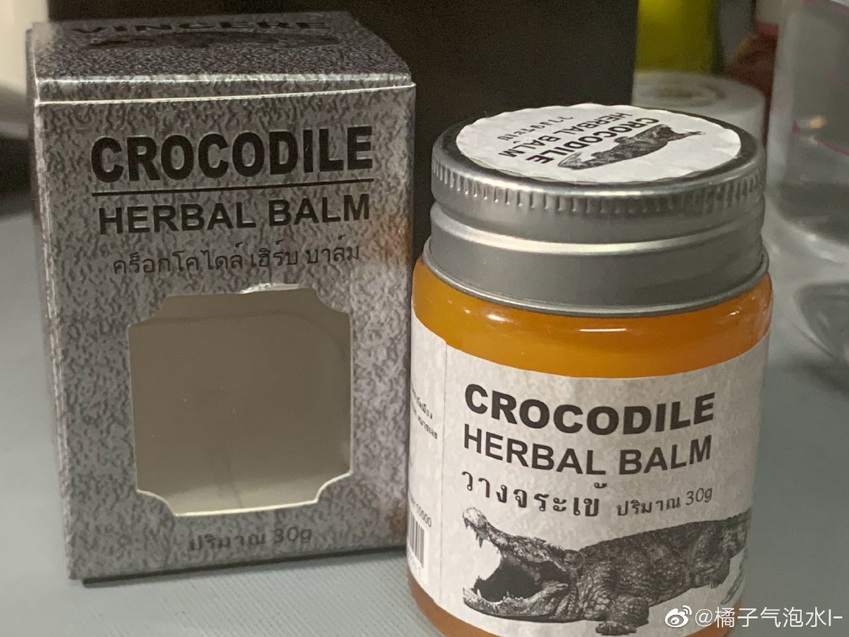 来自泰国的这款vincere胜利牌鳄鱼膏   我用来涂痘痘效果真的特别好