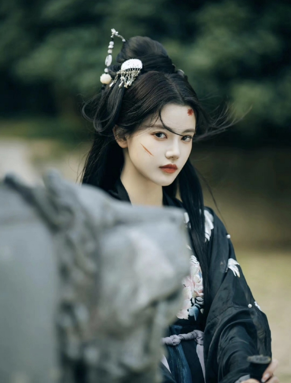 不得不说孙珍妮的古装造型是真美,就没有一个造型翻车的,一个比一个