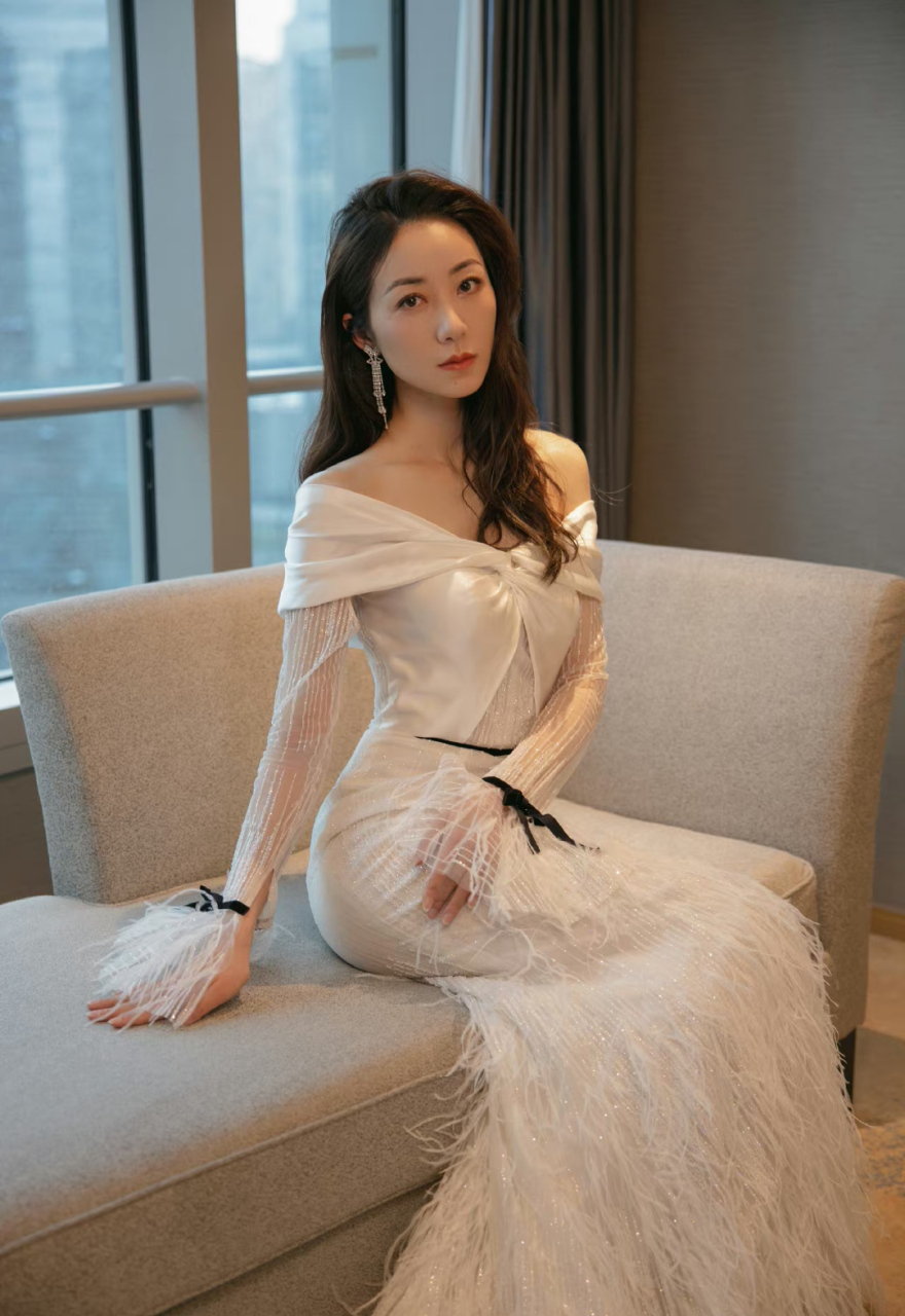 韩雪# 肤白貌美的容颜,窈窕曼妙的身材,前凸后翘,香肩玉背,美腿玉足