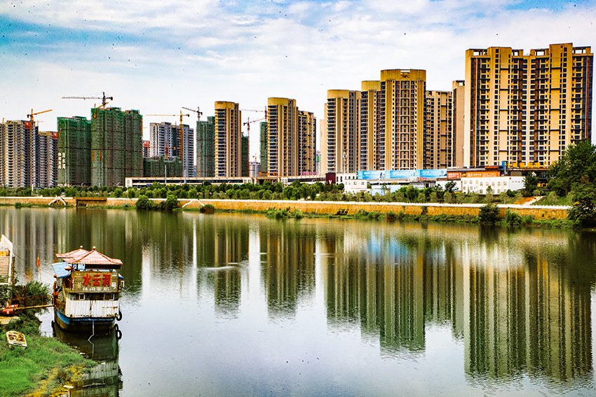 藏身现代城市中的古街巷,河南省信阳市潢川县,南城老街