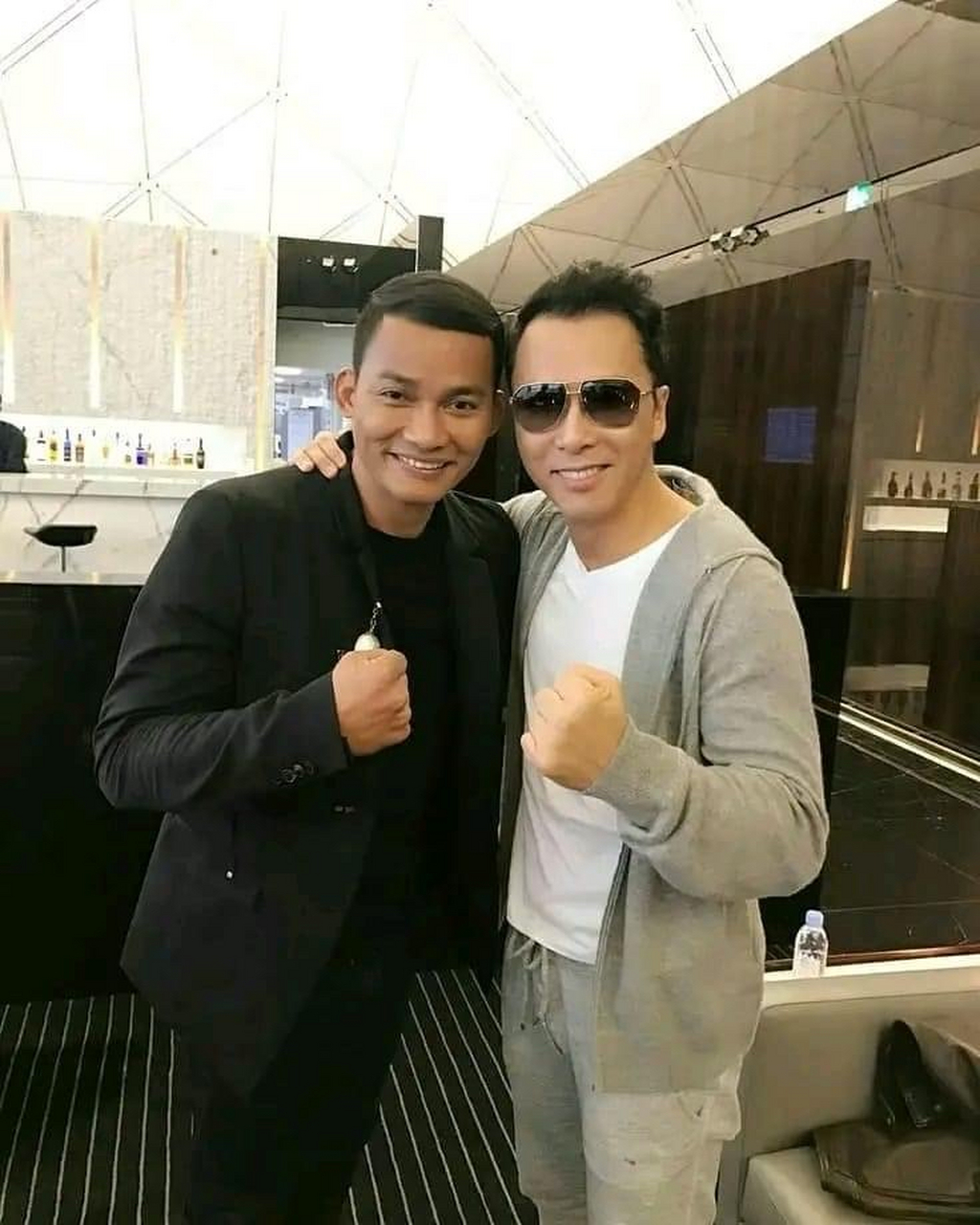 托尼贾和甄子丹[得意]为啥托尼贾看上去有点跟平时不太像的感觉[笑哭]