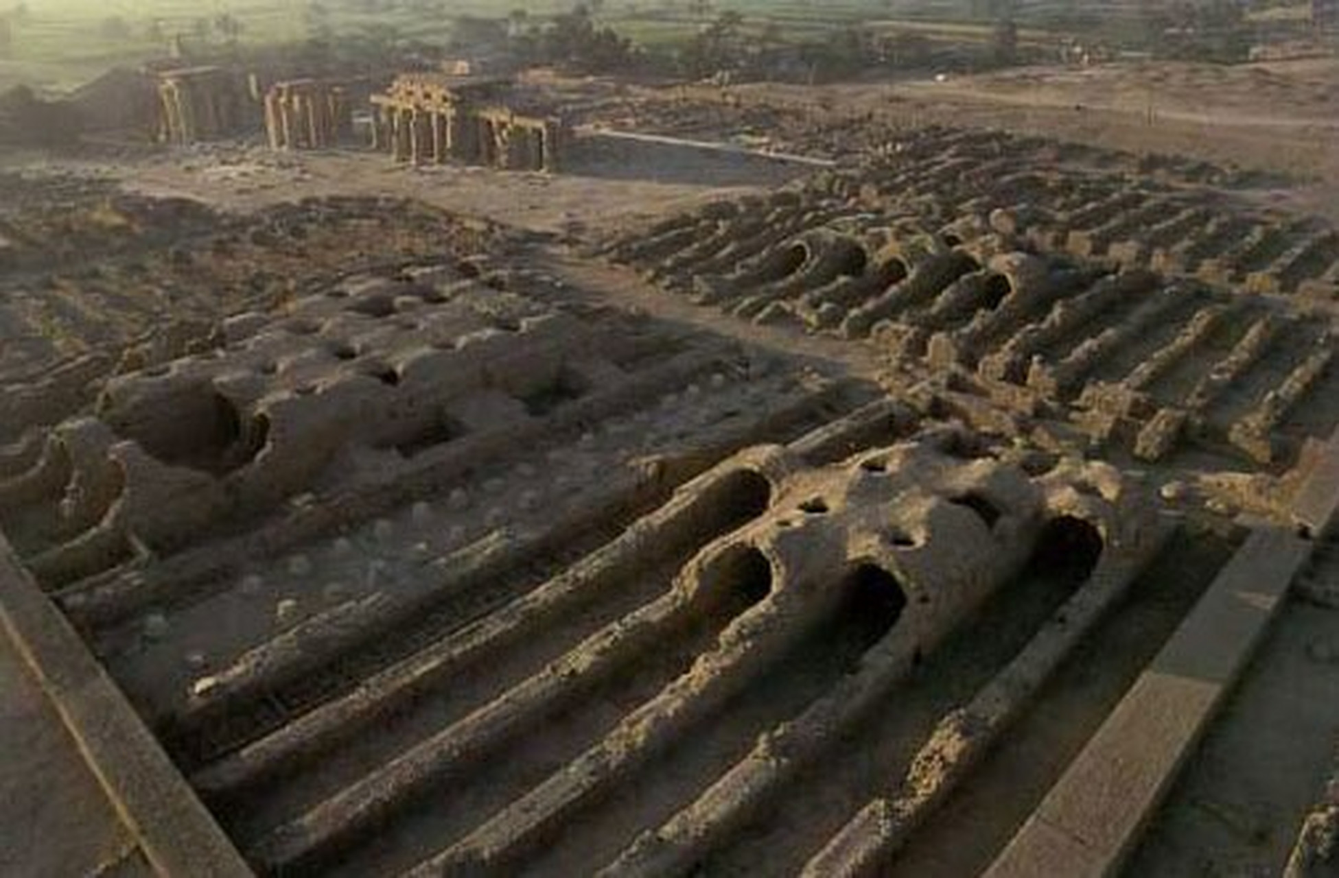 前13世纪古埃及拉美西姆(ramesseum)遗址的粮仓.