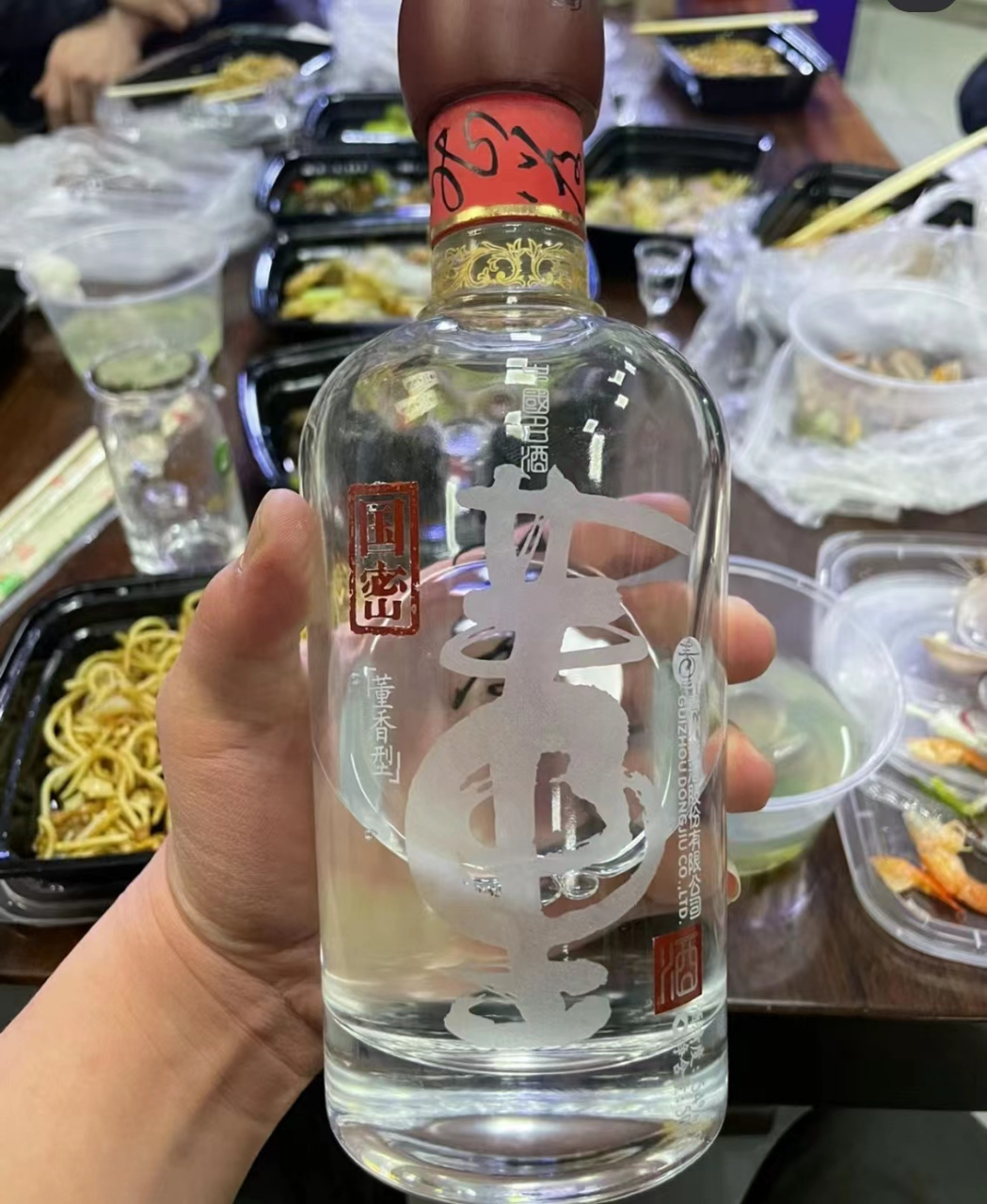 茅台之下,酒桌上开瓶率最高的酒,月薪三千无压力放心喝.
