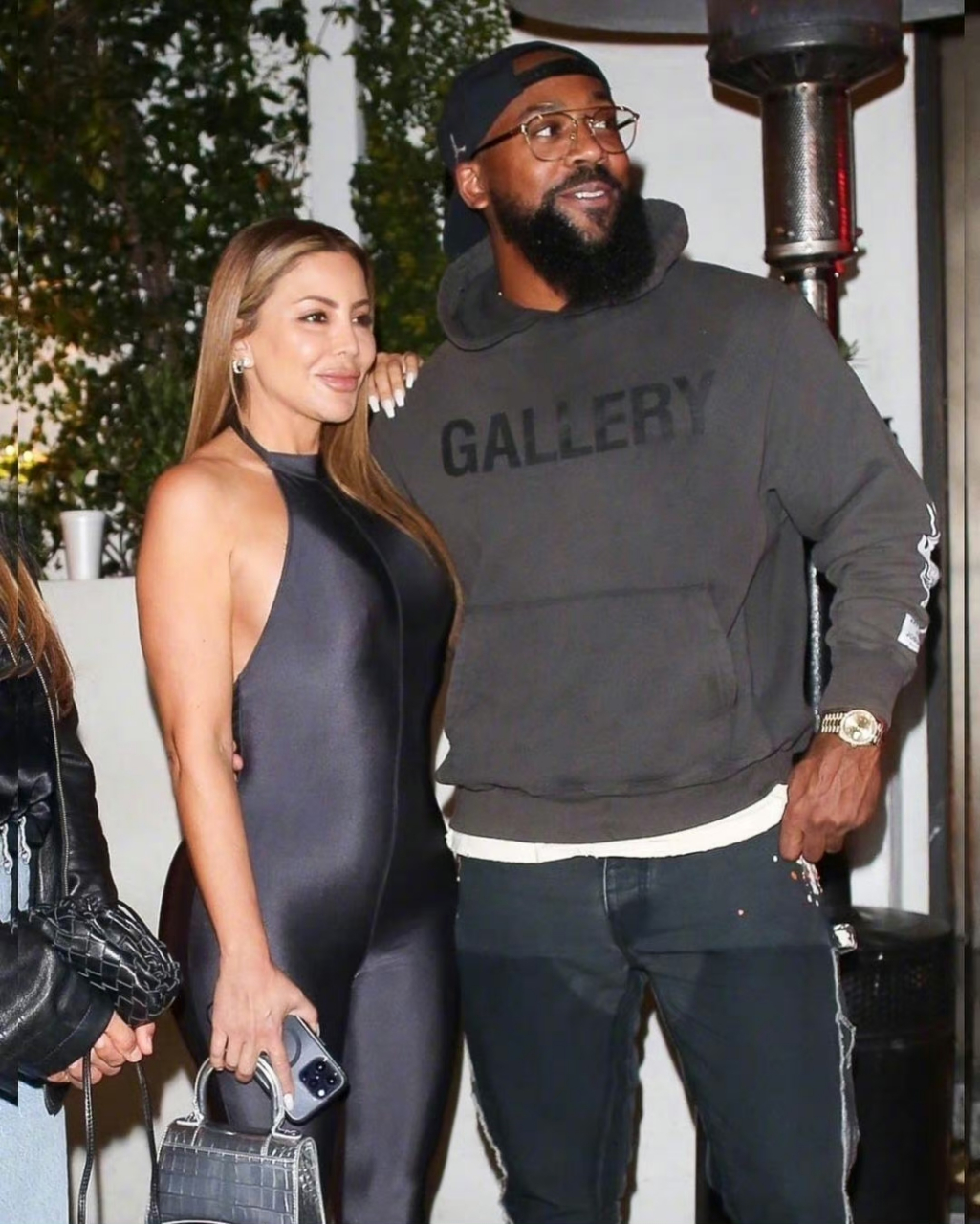 jordan和皮蓬48岁的前妻拉尔萨在好莱坞甜蜜约会的街拍