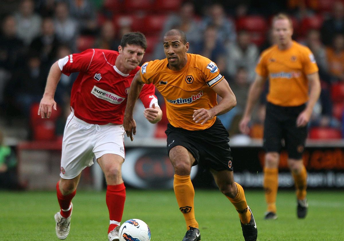 今日足球:林肯城vs莫克姆,索尔福德城vs布拉德福德