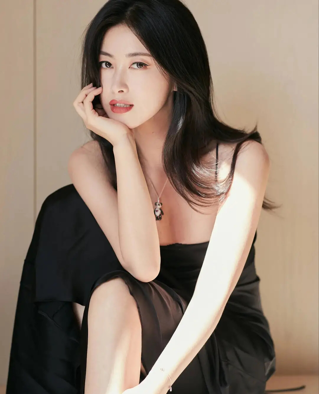 朱珠:风情万种,妩媚动人